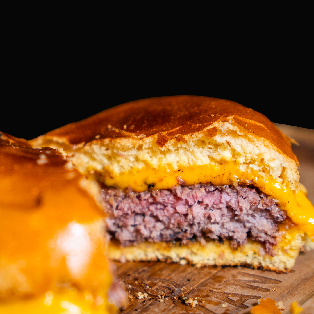 HAMBURGUER ARTESANAL 150 GRAMAS , PAO DE BRIOCHE , CHEDDAR 